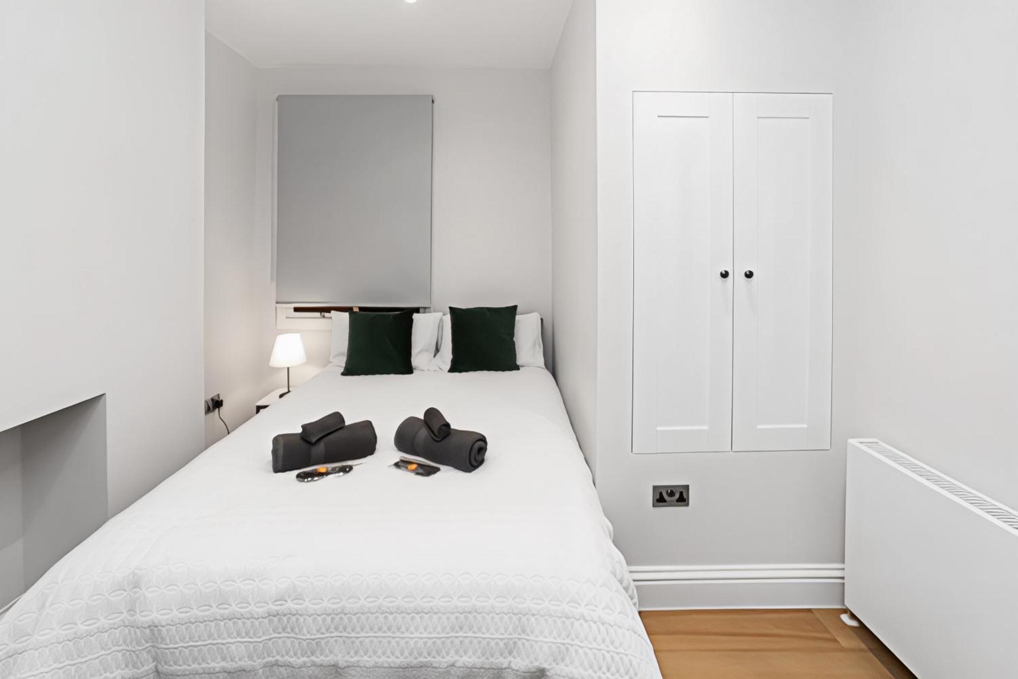 2 Bedrooms - Luxury Living - Fulham *