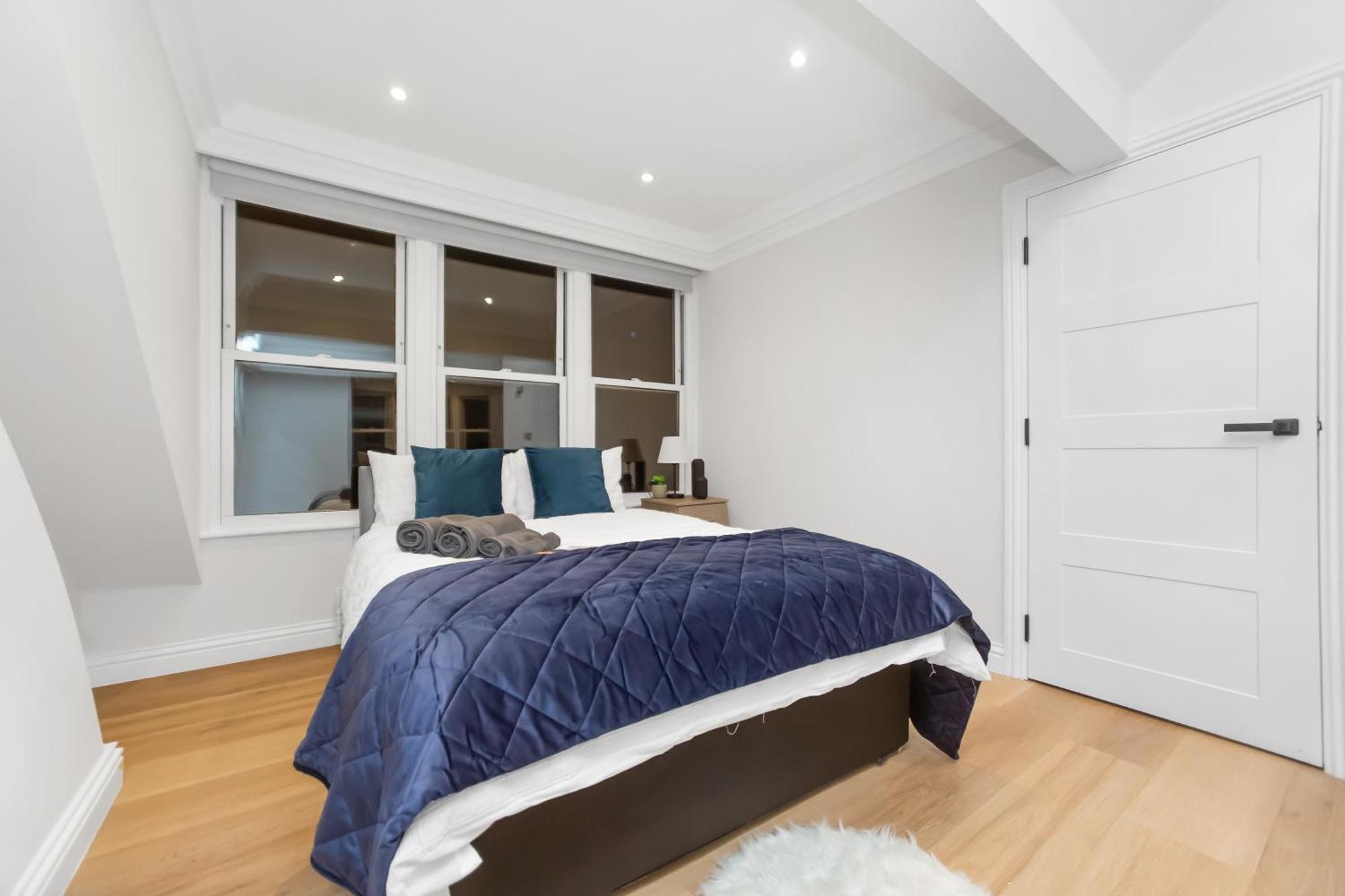 2 Bedrooms - Luxury Living - Fulham Apartment London