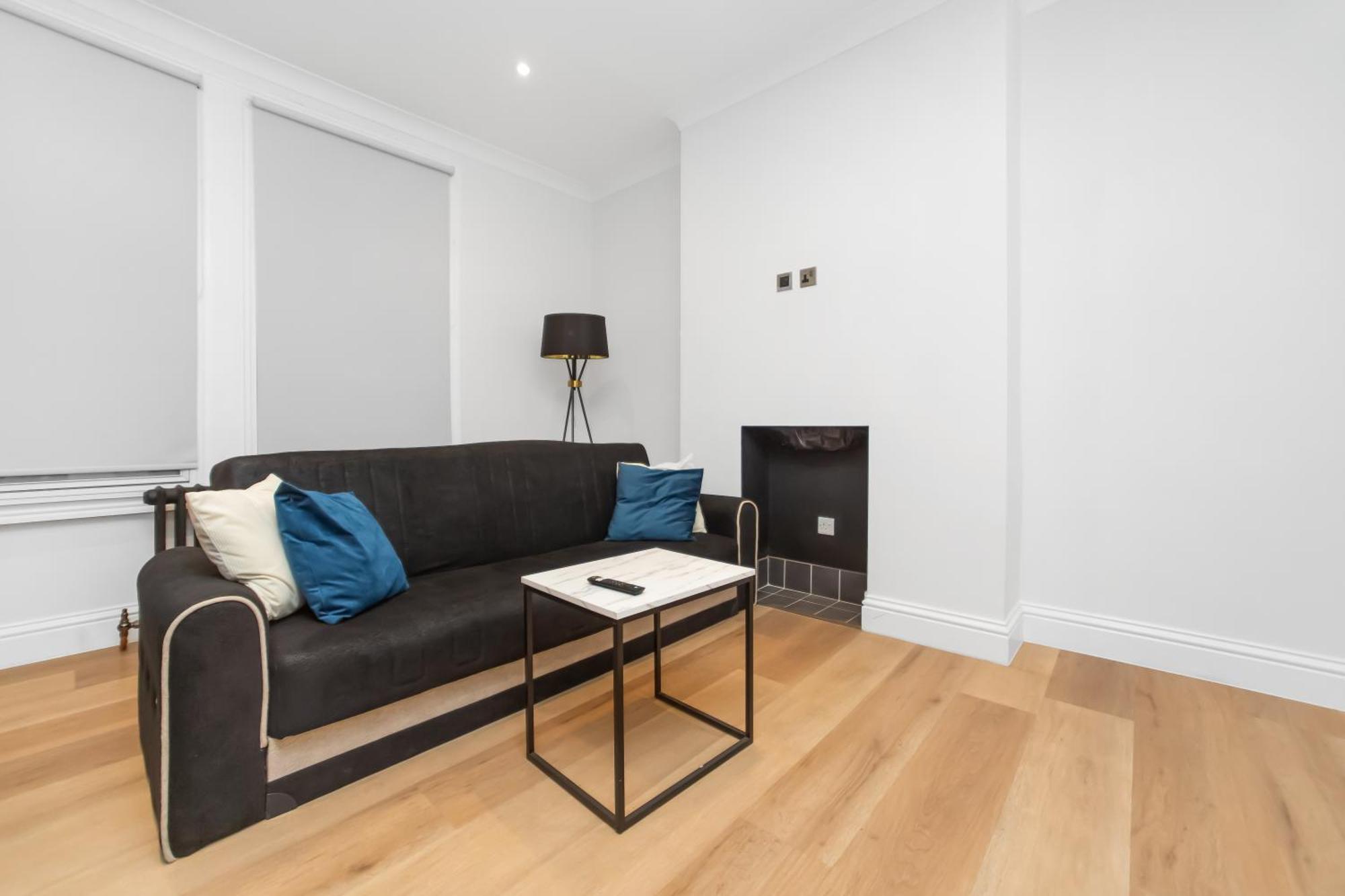 2 Bedrooms - Luxury Living - Fulham Apartment